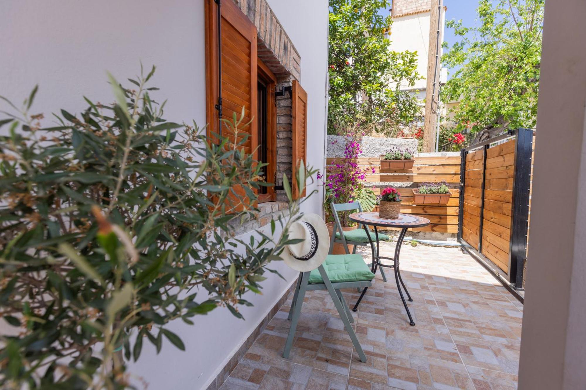 The Stone Suite Moraitika Exterior photo