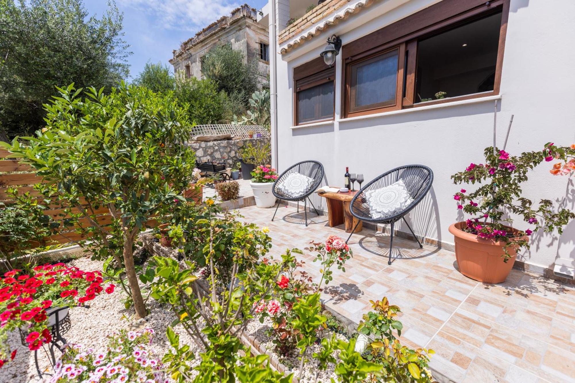 The Stone Suite Moraitika Exterior photo